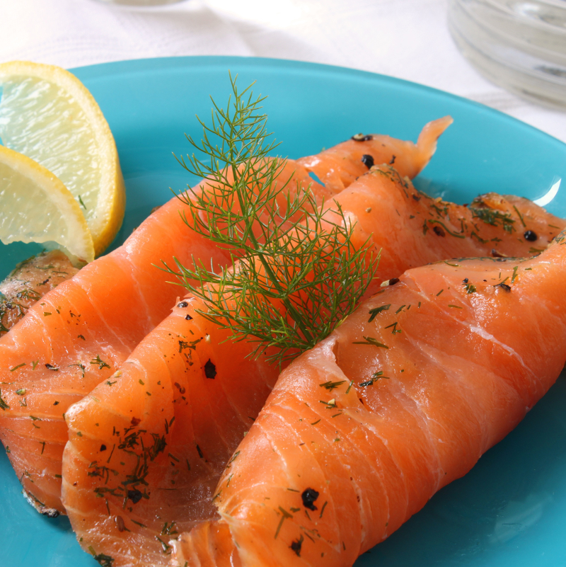 Gravlachs, geschnitten | gebeizter Lachs | Lachs und Aal geräuchert ...