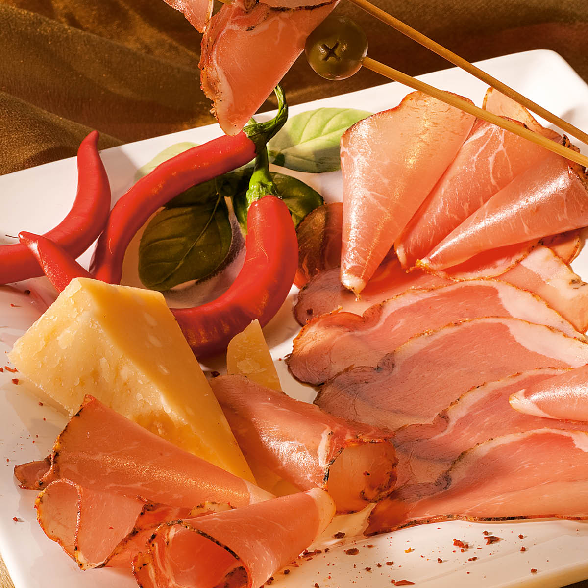 Baskisches Lomo, geschnitten | Schinken | Schinken und Salami ...